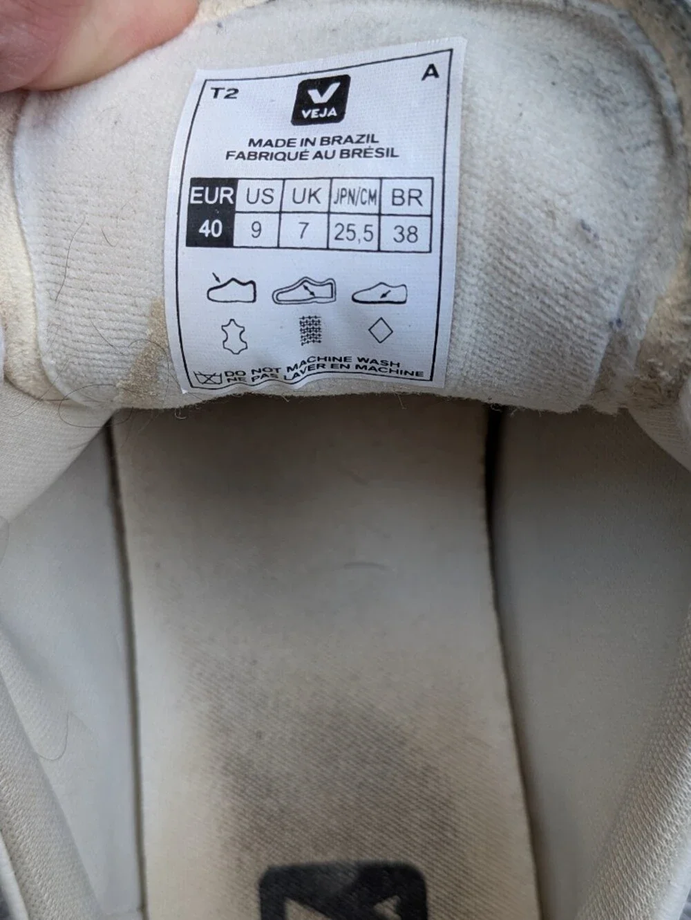 Women's Size 9 VEJA Sneakers.